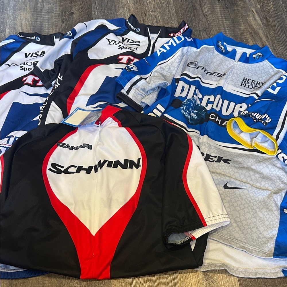🚴‍♂️4 Cycling Jersey’s - Red, Black, White schwinn, discovery, post office L/XL